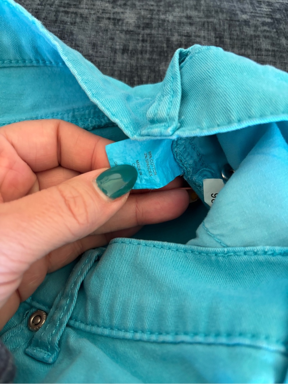 New York & Company Turquoise Denim Jean Shorts size 8 - Picture 3 of 4